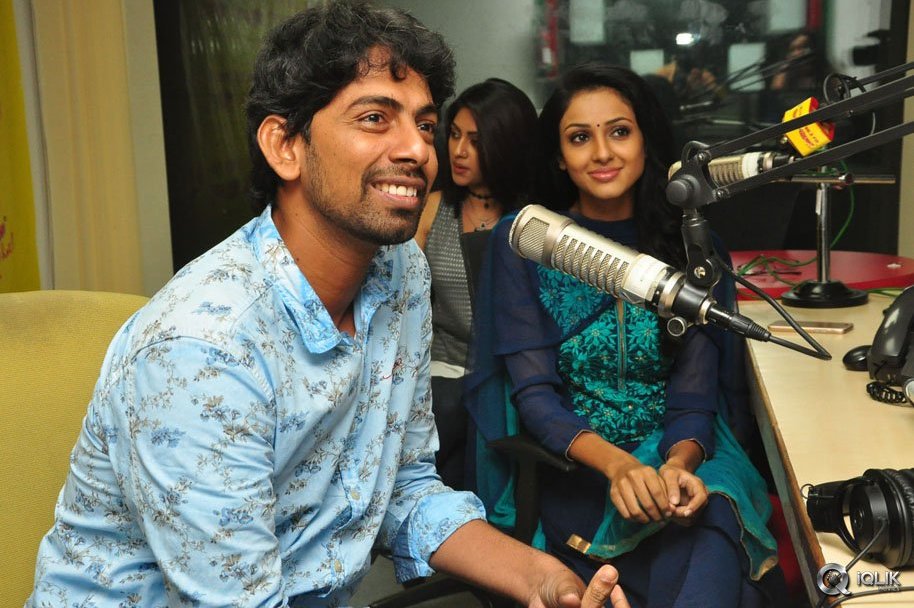 Majnu-Movie-Team-At-Radio-Mirchi